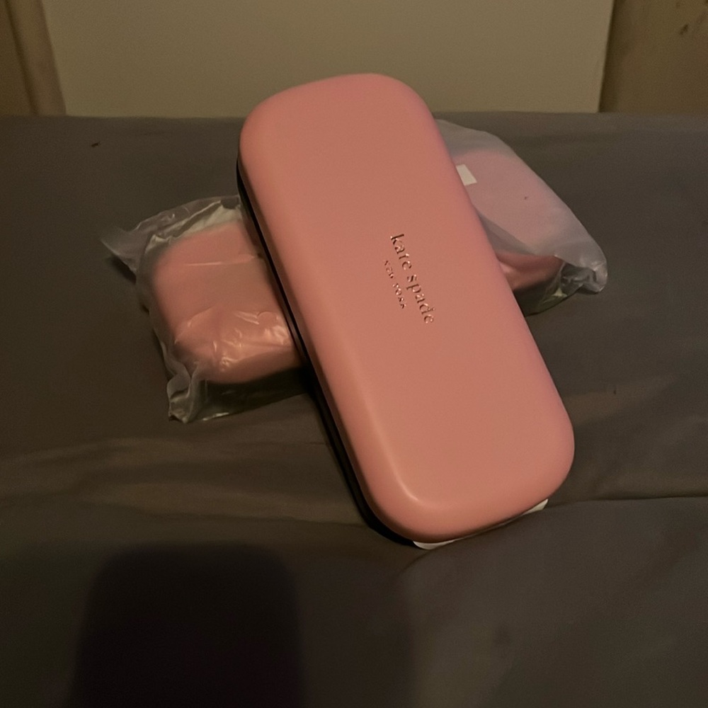 Kate Spade Cases with cleaning cloths price is per case! Accepting Offefs